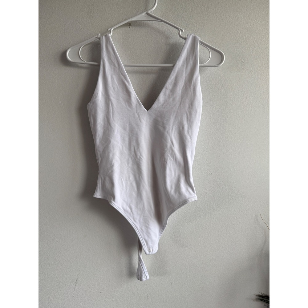 Babaton Contour V-Neck Bodysuit White Sleeveless Thong Snap XS 106252
